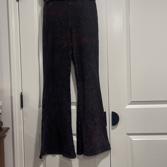 Extra high waist, mineral wash flares. - Picture 2 of 6